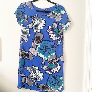 Kut from the Kloth Blue floral short sleeve shift dress size 2